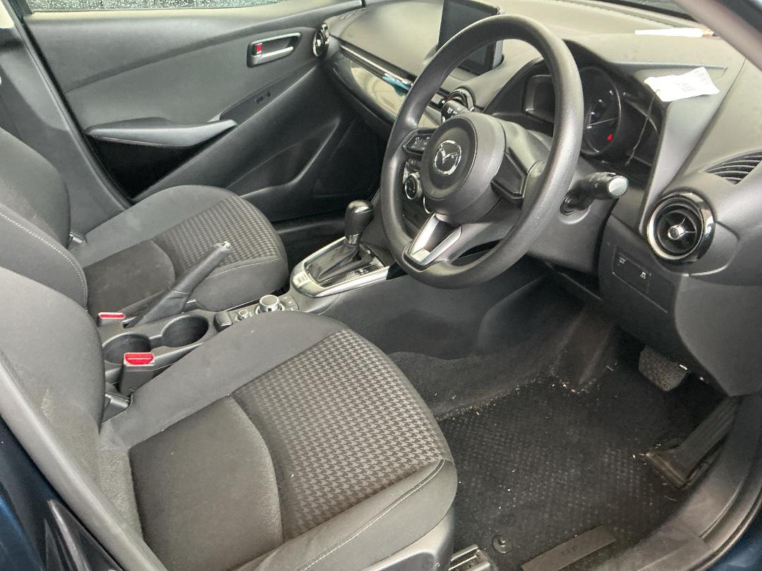 Photo '6' of Mazda Demio Photo '6' of Mazda Demio