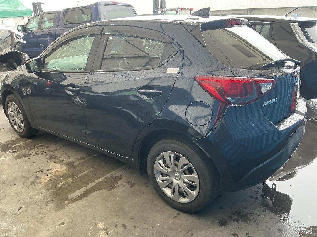 Photo '4' of Mazda Demio Photo '4' of Mazda Demio