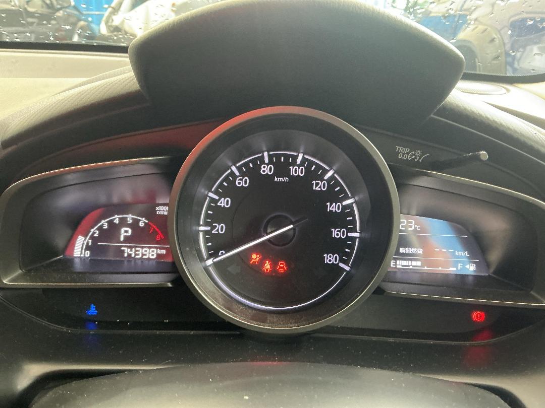 Photo '8' of Mazda Demio Photo '8' of Mazda Demio