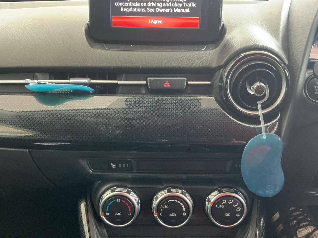 Photo '9' of Mazda Demio Photo '9' of Mazda Demio