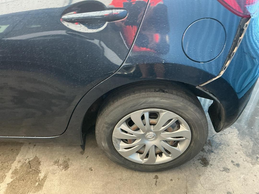 Photo '17' of Mazda Demio Photo '17' of Mazda Demio