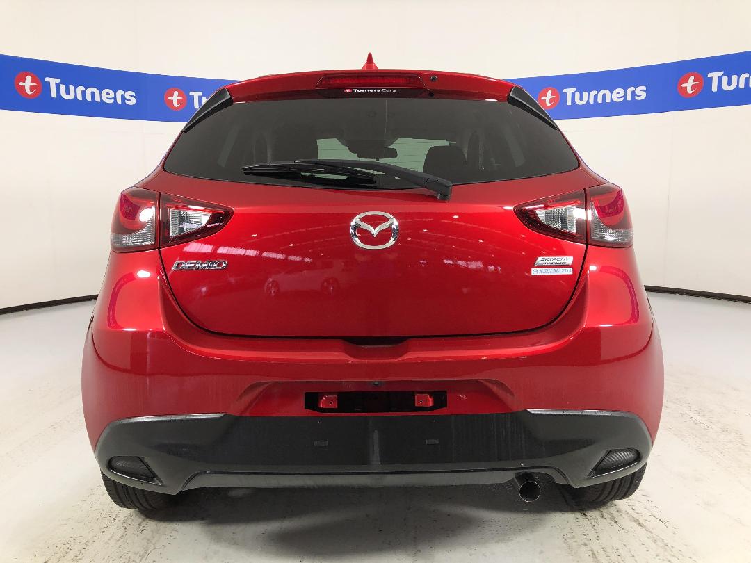 Photo '6' of Mazda Demio