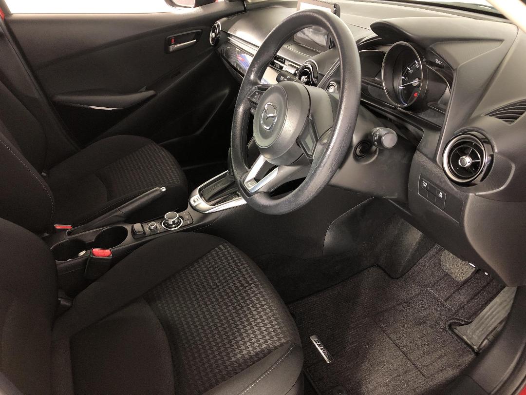 Photo '16' of Mazda Demio