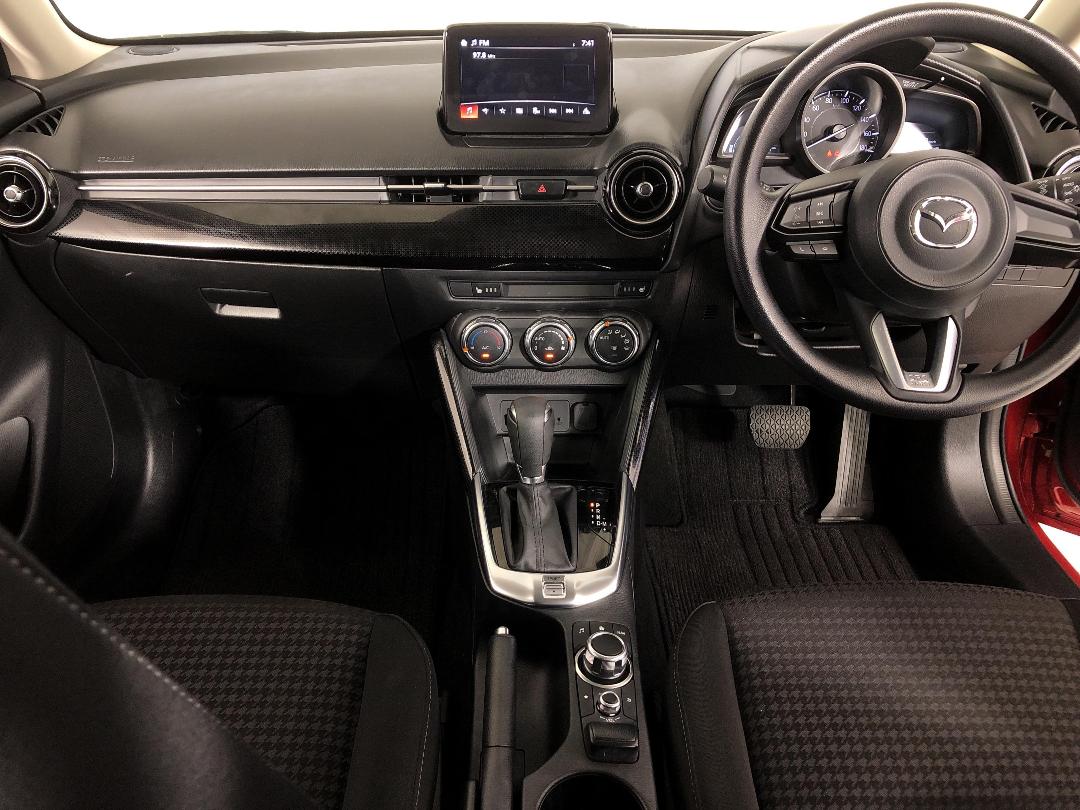 Photo '17' of Mazda Demio