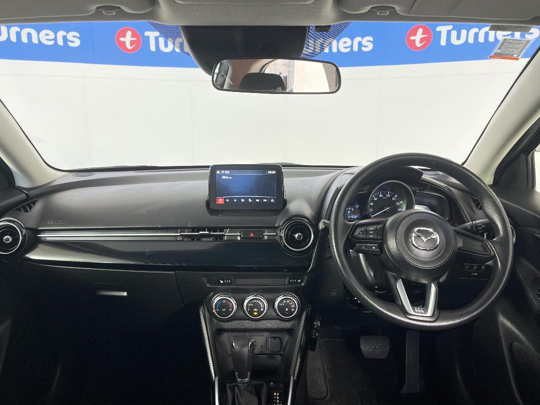 Photo '17' of Mazda Demio Photo '17' of Mazda Demio