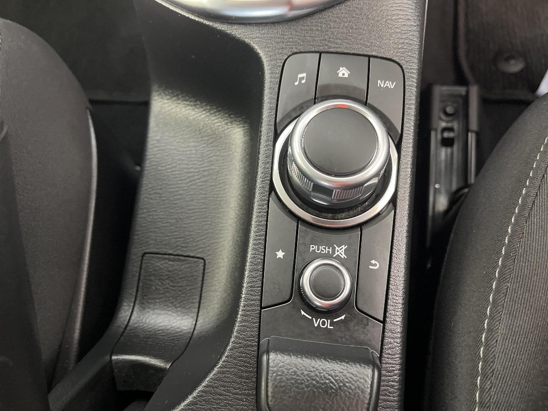 Photo '28' of Mazda Demio Photo '28' of Mazda Demio