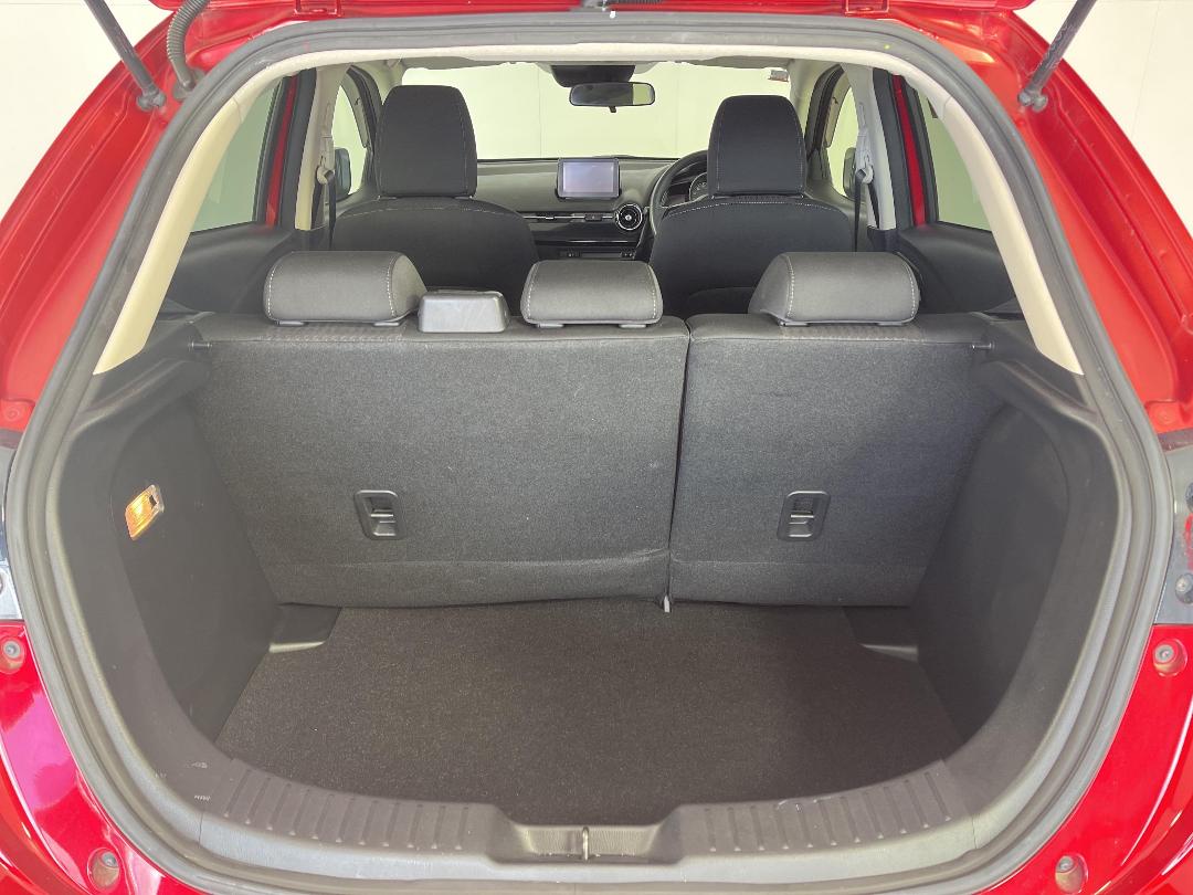 Photo '14' of Mazda Demio Photo '14' of Mazda Demio