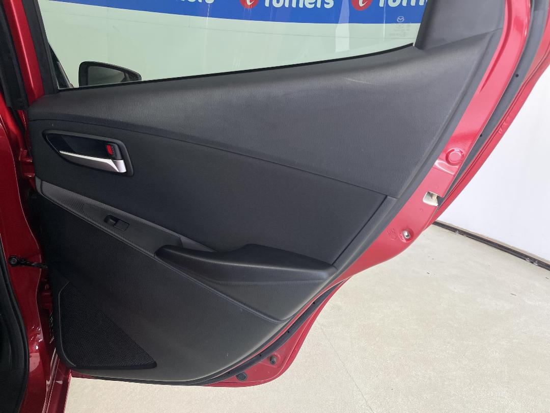 Photo '19' of Mazda Demio Photo '19' of Mazda Demio