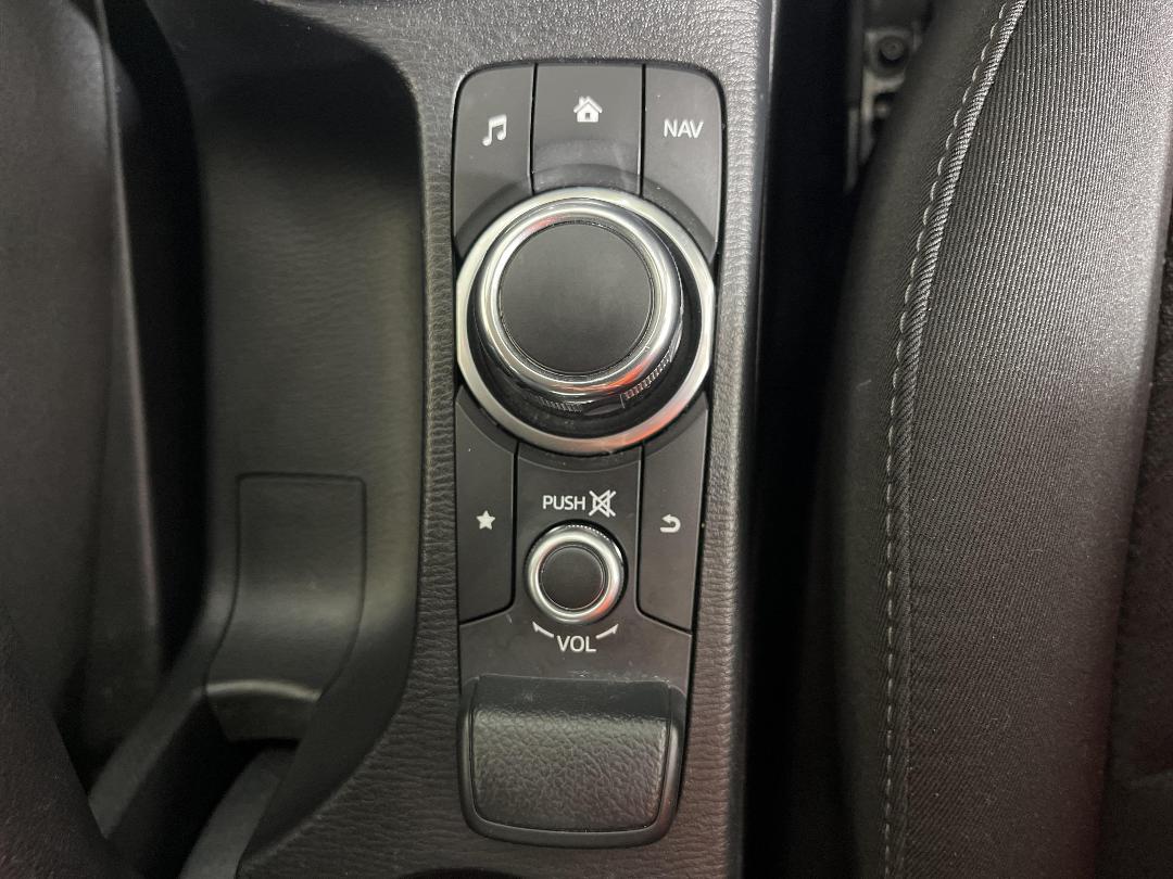 Photo '25' of Mazda Demio Photo '25' of Mazda Demio