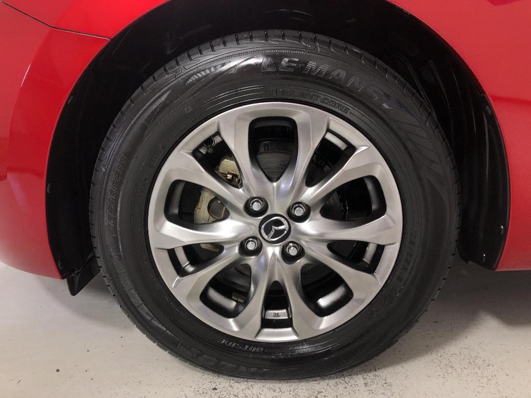 Photo '10' of Mazda Demio