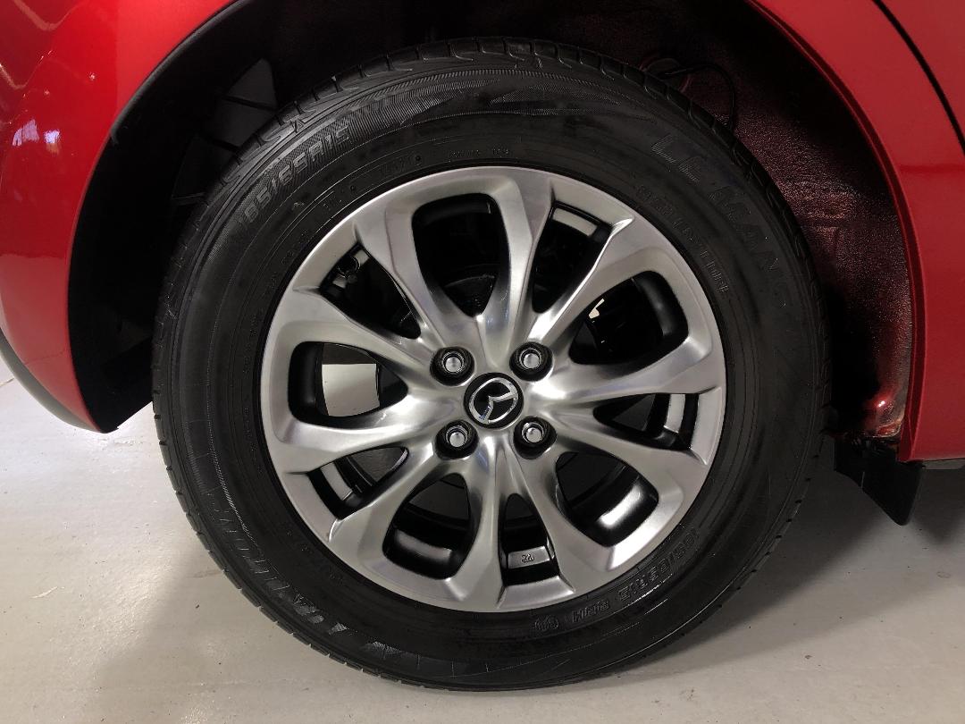 Photo '12' of Mazda Demio