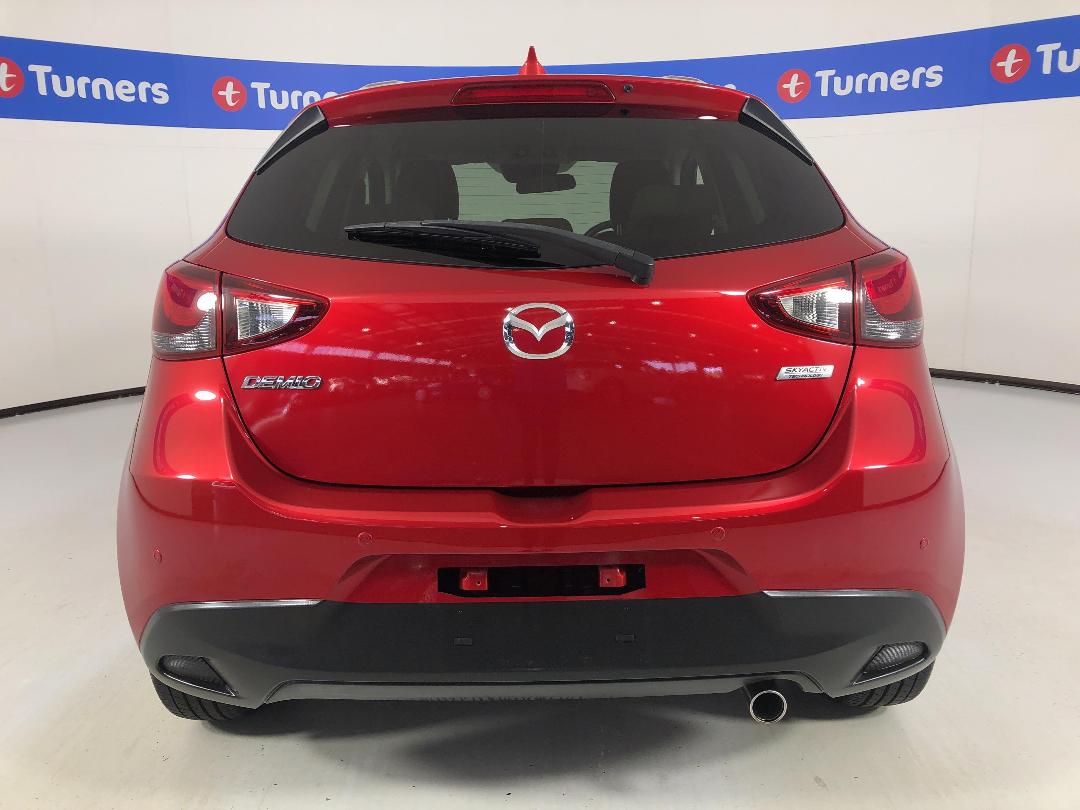 Photo '6' of Mazda Demio