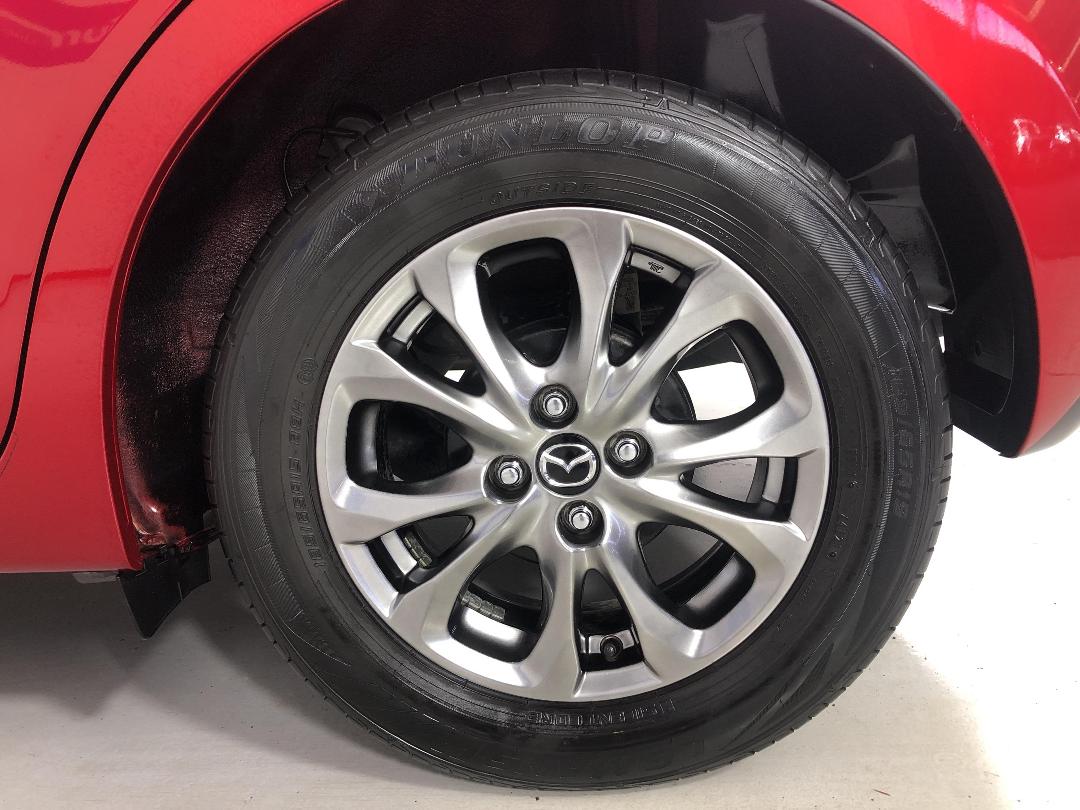 Photo '11' of Mazda Demio