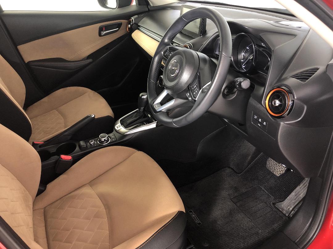 Photo '16' of Mazda Demio