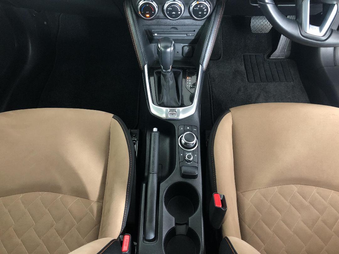 Photo '18' of Mazda Demio