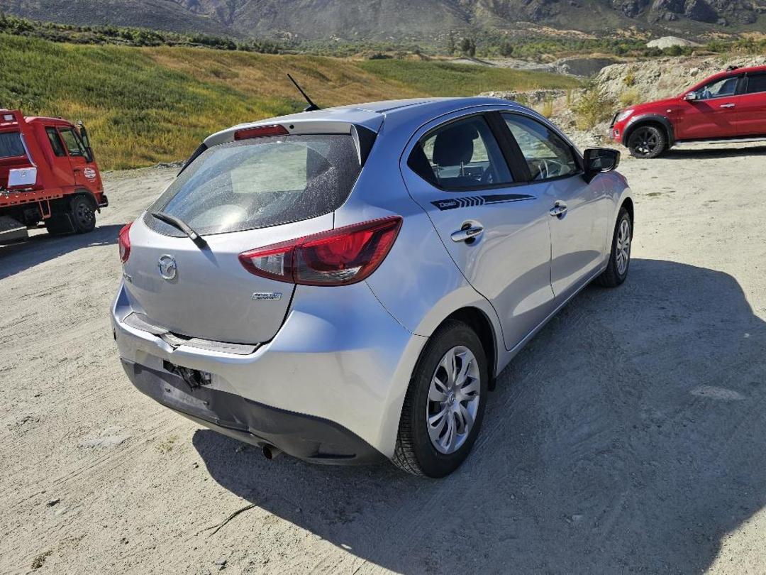 Photo '3' of Mazda Demio