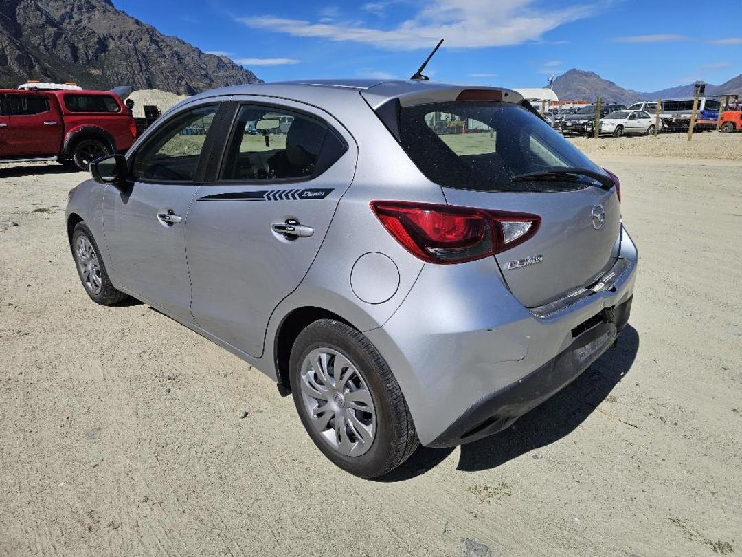 Photo '5' of Mazda Demio