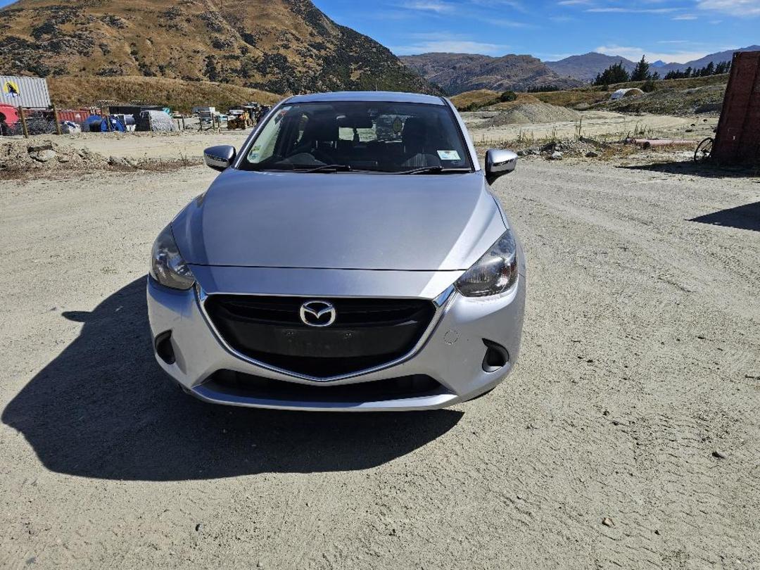 Photo '8' of Mazda Demio