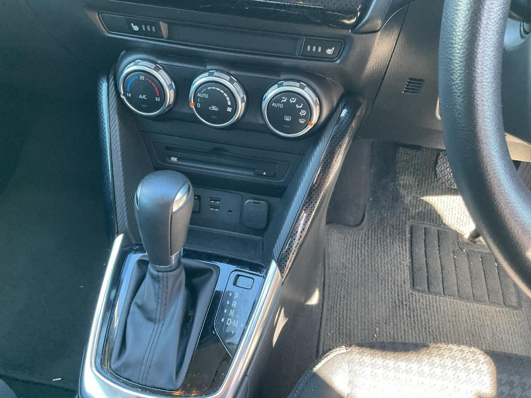 Photo '9' of Mazda Demio