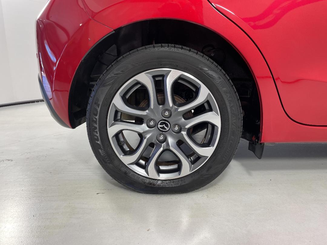 Photo '12' of Mazda Mazda2 Photo '12' of Mazda Mazda2