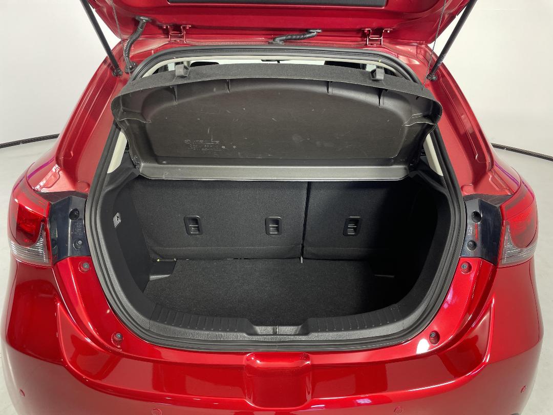 Photo '14' of Mazda Mazda2 Photo '14' of Mazda Mazda2