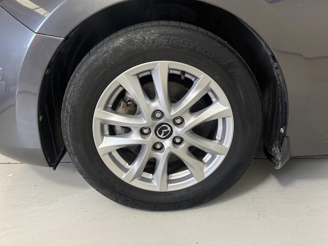 Photo '10' of Mazda Mazda3