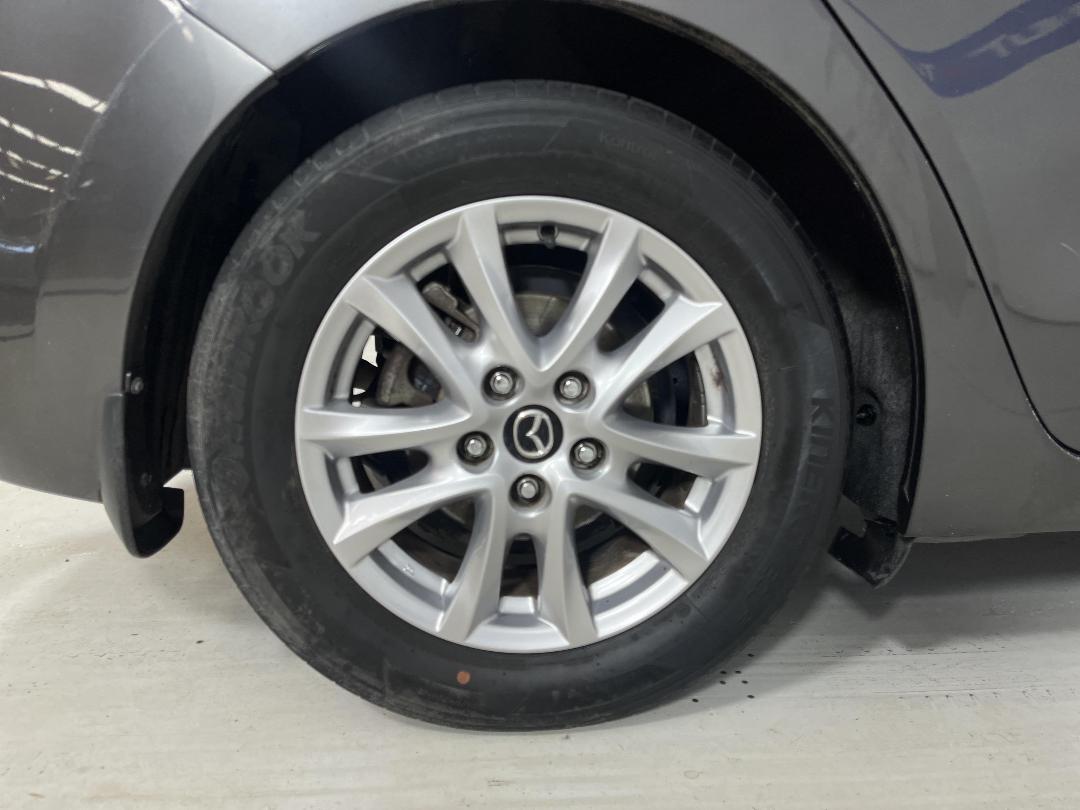 Photo '12' of Mazda Mazda3