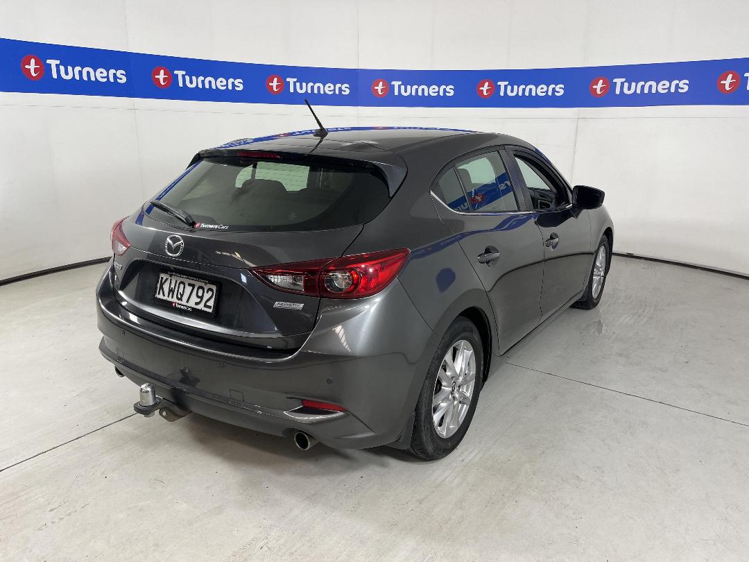 Photo '7' of Mazda Mazda3