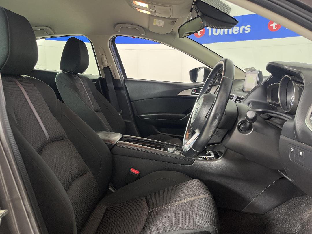 Photo '16' of Mazda Mazda3