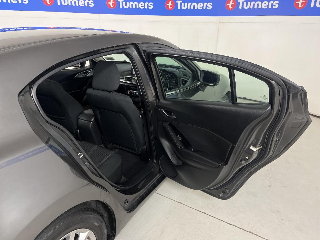 Photo '19' of Mazda Mazda3