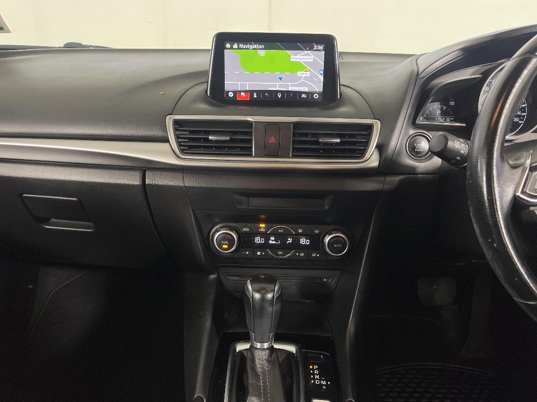 Photo '18' of Mazda Mazda3