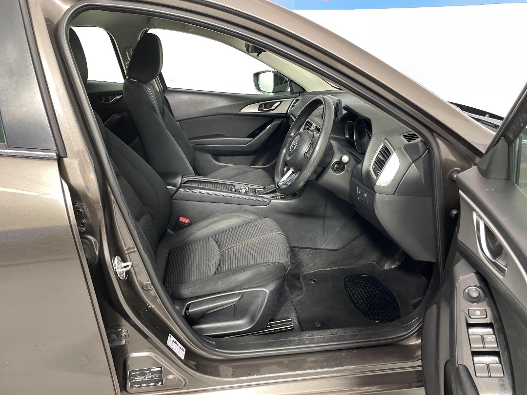 Photo '16' of Mazda Mazda3 Photo '16' of Mazda Mazda3