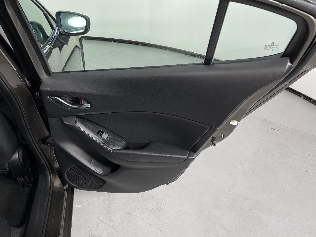 Photo '19' of Mazda Mazda3 Photo '19' of Mazda Mazda3