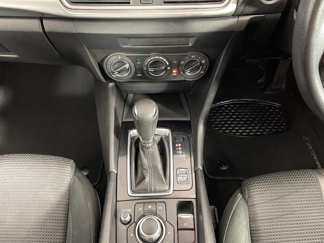 Photo '18' of Mazda Mazda3 Photo '18' of Mazda Mazda3