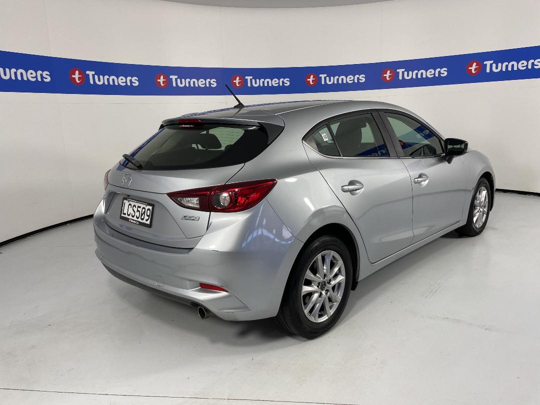 Photo '7' of Mazda Mazda3