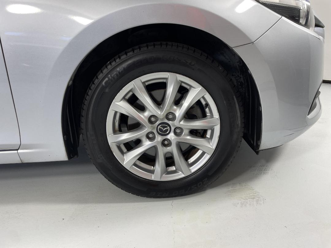 Photo '9' of Mazda Mazda3