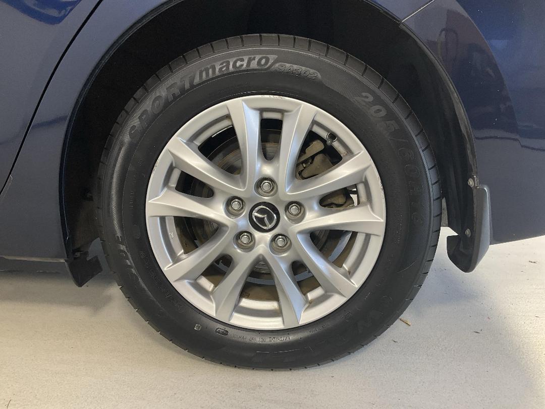 Photo '11' of Mazda Mazda3