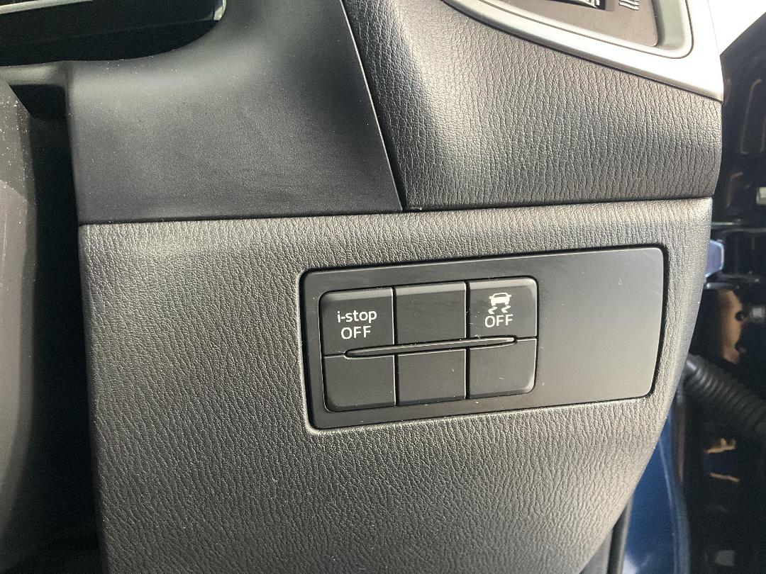 Photo '30' of Mazda Mazda3