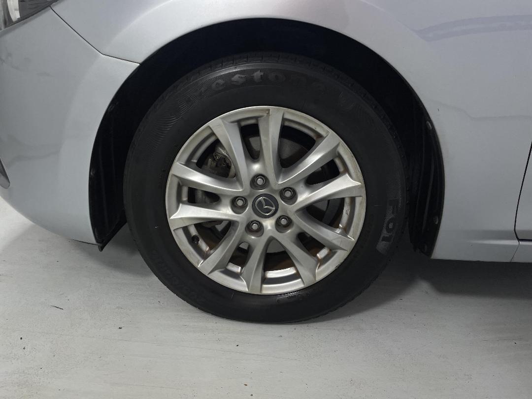 Photo '10' of Mazda Mazda3