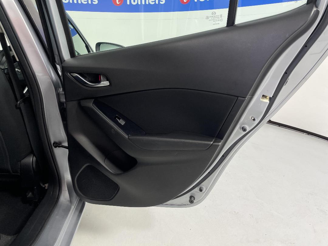 Photo '19' of Mazda Mazda3