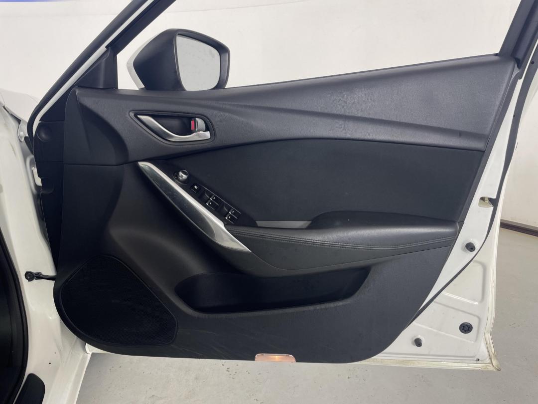 Photo '15' of Mazda Mazda6