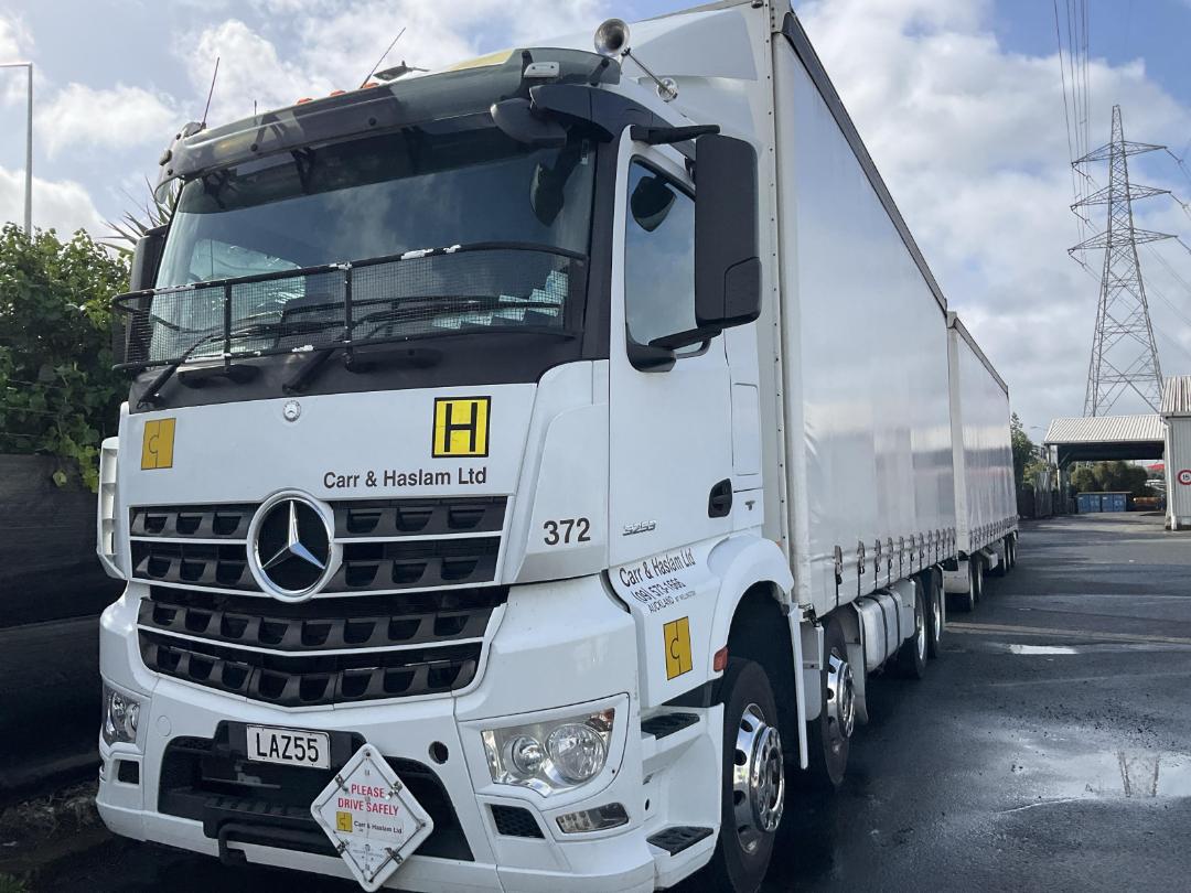 Photo '3' of Mercedes-Benz Arocs RIGID 3253L 8X4 Curtainsider Photo '3' of Mercedes-Benz Arocs RIGID 3253L 8X4 Curtainsider