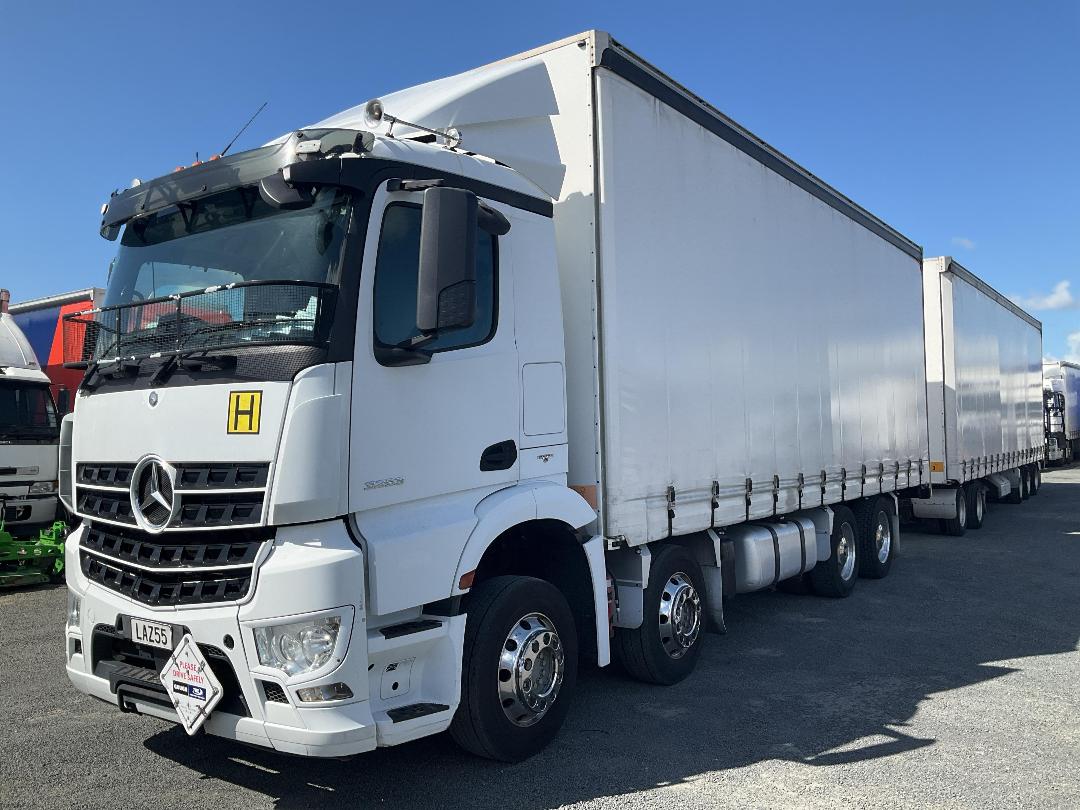 Photo '9' of Mercedes-Benz Arocs RIGID 3253L 8X4 Curtainsider