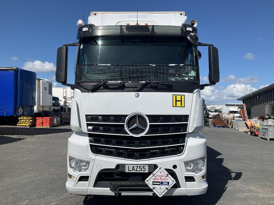 Photo '10' of Mercedes-Benz Arocs RIGID 3253L 8X4 Curtainsider