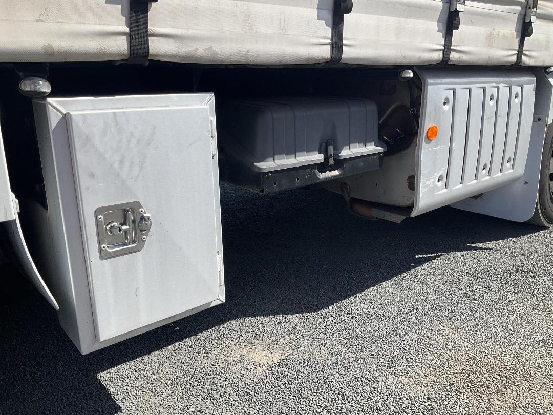 Photo '21' of Mercedes-Benz Arocs RIGID 3253L 8X4 Curtainsider