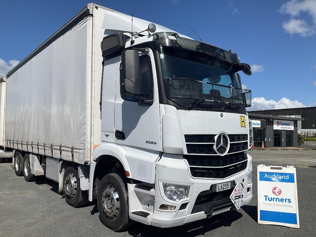 Photo '22' of Mercedes-Benz Arocs RIGID 3253L 8X4 Curtainsider