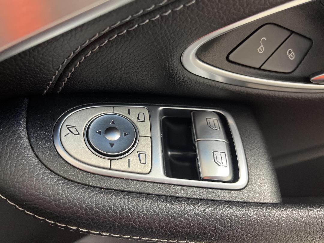 Photo '26' of Mercedes-Benz C-Class Photo '26' of Mercedes-Benz C-Class