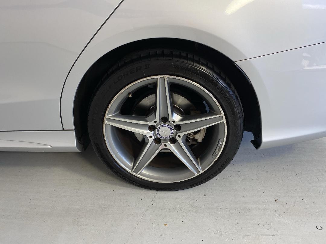 Photo '11' of Mercedes-Benz C-Class Photo '11' of Mercedes-Benz C-Class