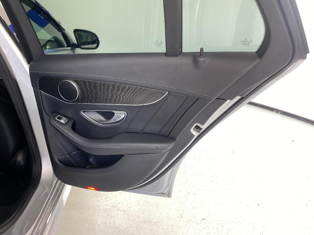 Photo '19' of Mercedes-Benz C-Class Photo '19' of Mercedes-Benz C-Class