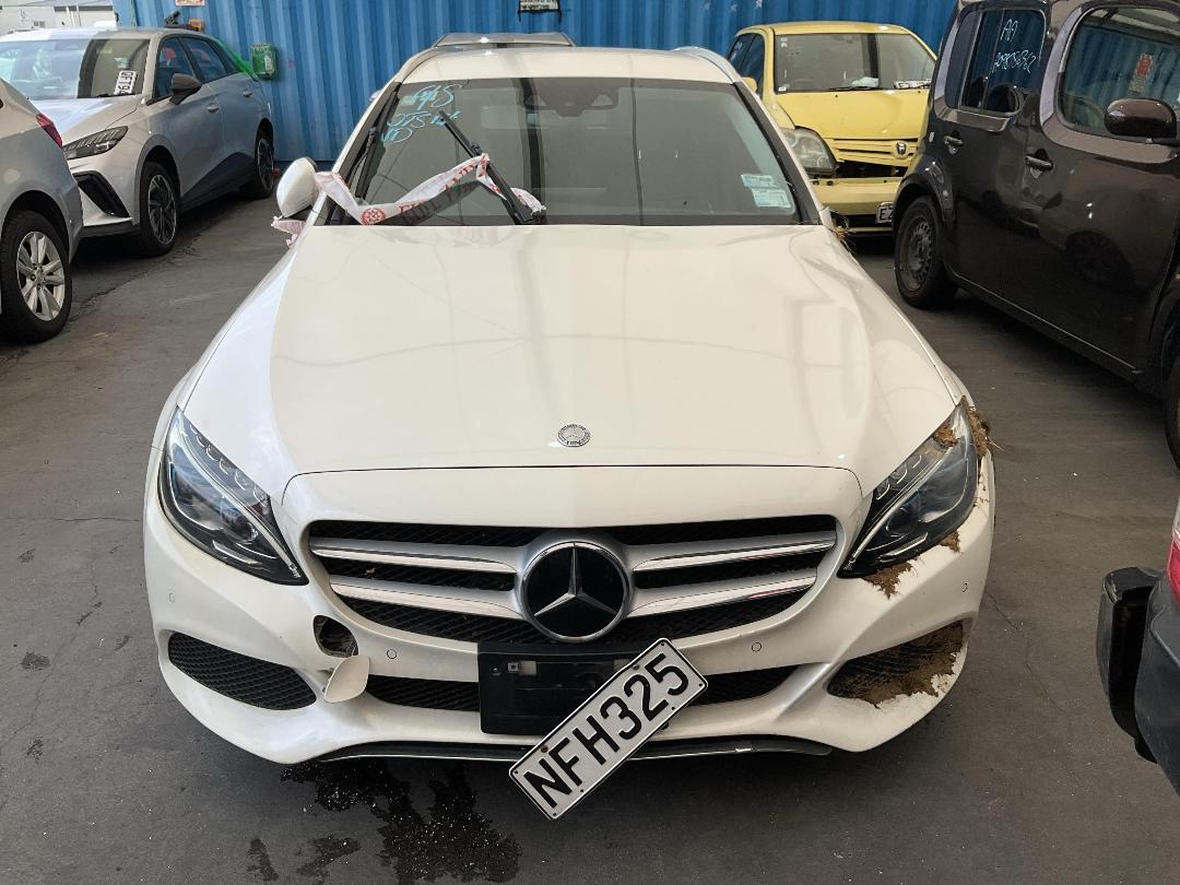 Photo '5' of Mercedes-Benz C350 E Photo '5' of Mercedes-Benz C350 E